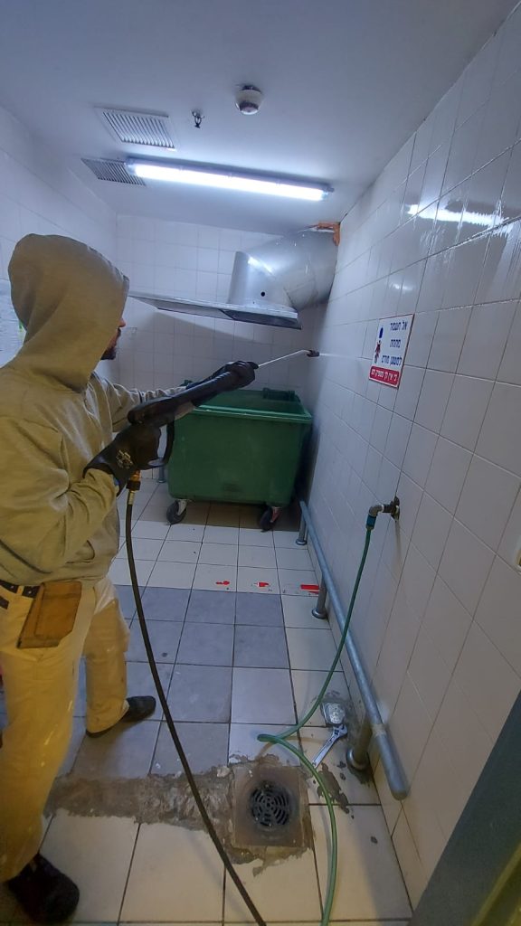 ניקוי שוט אשפה בכפר סבא לבנייני מגורים