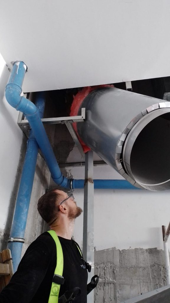 ניקוי שוט אשפה בפתח תקווה כחלק מתחזוקה שוטפת